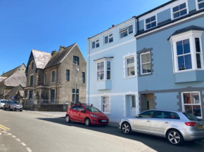Tenby Heights, 5 en-suites, Parking & Garden